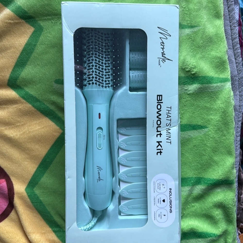 Mermade Blowdry Brush That’s Mint Kit Gift Set New in Box